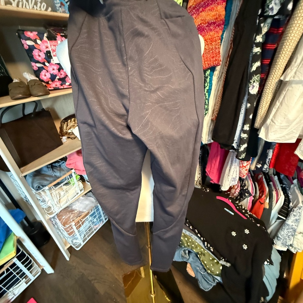 Gymshark Slate Gray Activewear size Small EUC - Picture 5 of 5